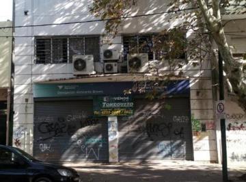 Local comercial · 300m² · 5 Ambientes · Gran Inmueble Comercial Centrico - Excelente Renta