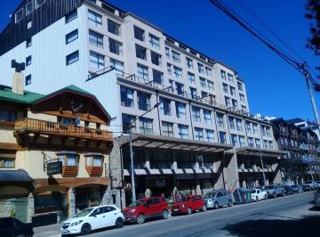 Fachada edificio a San Martín · Excelente Dúplex Pleno Centro de Bariloche - Dueño Vende - Apto Turismo