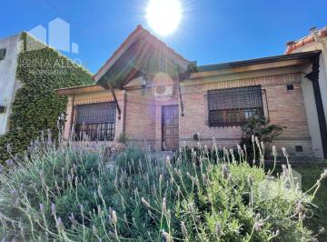 Casa · 180m² · 3 Ambientes · 2 Cocheras · Venta Casa 4 Ambientes Ituzaingo Norte
