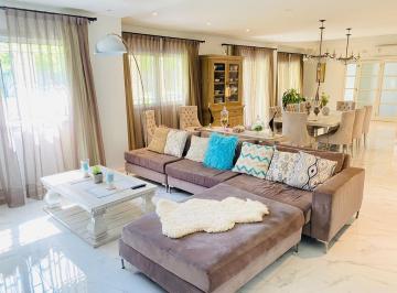 Casa · 970m² · 8 Ambientes · 4 Cocheras · Casa - Barrio Parque Leloir