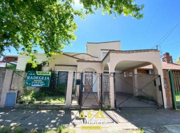 Casa de 5 ambientes, Almirante Brown · Alquiler de Casa 5 Ambientes en Adrogué, Almirante Brown