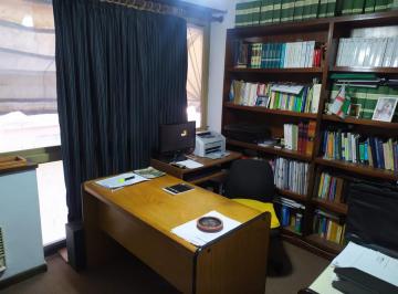 Oficina comercial · 22m² · 1 Ambiente · Oficina en El Centro de San Isidro 22 m con Baños Comunes en Cada Piso