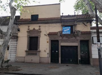 Casa · 196m² · 5 Ambientes · 1 Cochera · Vendo Casa de 4 Dorm. en San Nicolas Al 300