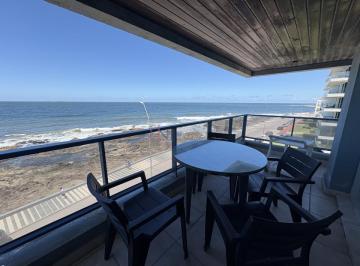 Foto1 · Amplia Terraza con Parrillero y Vista a La Playa Brava
