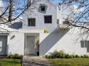 Casa de 7 ambientes, Pilar · Casa en Venta Mayling C. C. - 3 Dorm. - Mayling Club de Campo