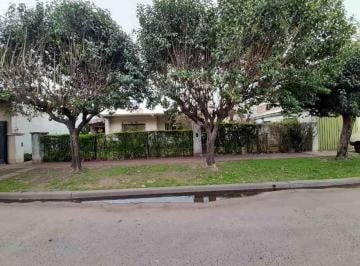 Casa · 140m² · 4 Ambientes · 1 Cochera · Casa en Venta en Ituzaingo Norte