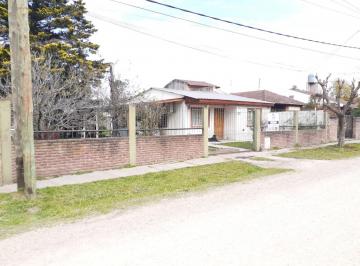 Casa · 60m² · 3 Ambientes · 1 Cochera · Casa en Venta de 2 Dorm. C/ Cochera Ezeiza