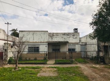 Casa de 8 ambientes, Lomas de Zamora · Casa en Venta - Oportunidad