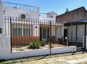 Casa · 70m² · 3 Ambientes · 1 Cochera · Venta Casa de 3 Ambientes en Aldo Bonzi