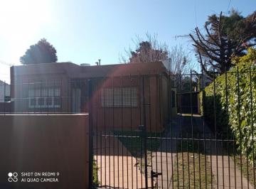 Casa · 90m² · 3 Ambientes · 3 Cocheras · Venta - Permuta X Depto 3 Amb