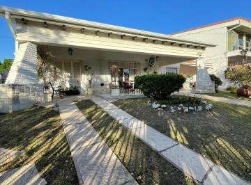 Casa · 293m² · 5 Ambientes · Se Vende Casa Impecable en Barrio Jose Muñoz Carlos Paz