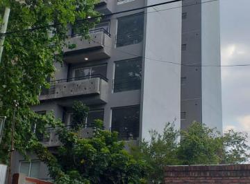 Departamento de 2 ambientes, Quilmes · Dos Ambientes con Cochera en Quilmes Centro.