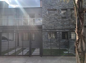 Casa de 3 ambientes, Ituzaingó · Impecable Duplex Independiente en Alquiler 3 Ambientes