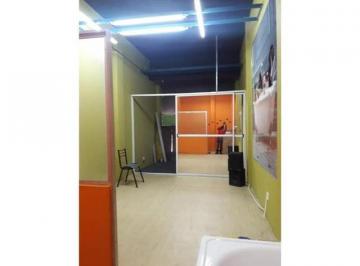 Local comercial · 45m² · 2 Ambientes · Venta Local en 2 Plantas a m de 9 de Julio, Lanús Este