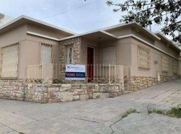 Casa de 3 ambientes, Trelew · Casa en Abraham Matthews y Sarmiento