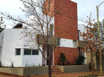Casa de 3 ambientes, Córdoba · Vendo Dúplex en B° Villa Cabrera de 2 Dorm. - Cerca del Shopping - Apto Credito