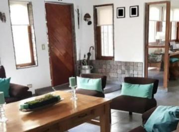 Casa · 1m² · 4 Ambientes · 1 Cochera · Chalet en Venta, 4 Ambientes, Haras Miryam, en Villa Udaondo.
