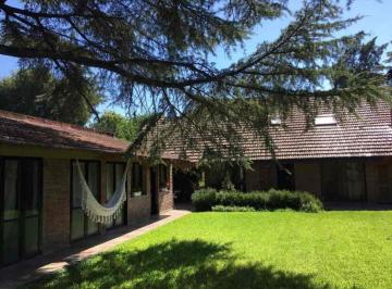 Casa de 5 ambientes, Ituzaingó · Chalet en Venta en Parque Leloir