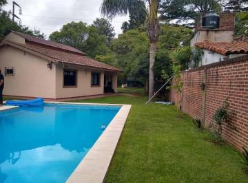 Casa · 220m² · 5 Ambientes · 2 Cocheras · Chalet en Venta en Villa Udaondo