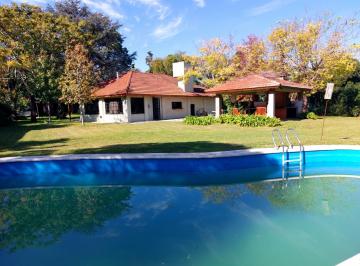 Casa de 6 ambientes, Ituzaingó · Chalet en Venta, 5 Ambientes, en H. Miryam, V. Udaondo, Ituzaingó. Apto Crédito