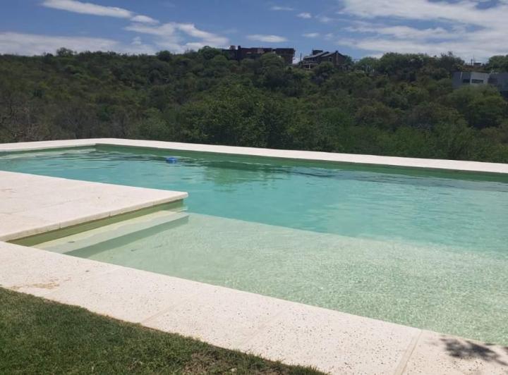 Casa · 250m² · 8 Ambientes