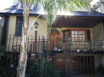 Casa · 330m² · 6 Ambientes · 1 Cochera · Chalet en Venta en Quilmes Residencial