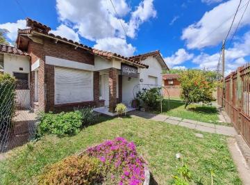 Casa de 3 ambientes, La Plata · Venta - Casa 7 E/ 501 y 502c - Gonnet, Villa Castells