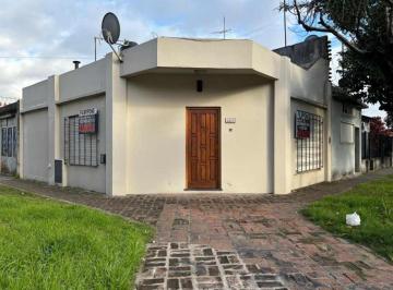 Casa de 2 ambientes, Avellaneda · Casa PH en Esquina Independiente de La Calle (Barrio La Carne)