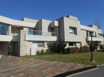 Casa de 6 ambientes, Ituzaingó · Casa en Venta, 6 Ambientes, Barrio El Casco de Leloir