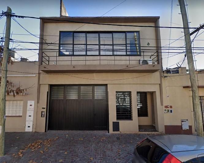 Local comercial · 674m² · 2 Cocheras