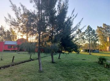 Casa · 200ha · 5 Ambientes · 1 Cochera · Venta de Casa Apta Crédito en Abasto