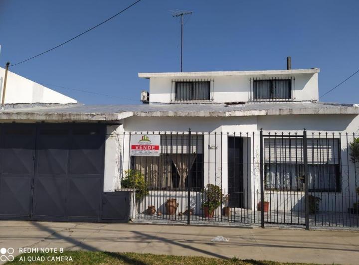 Casa · 150m² · 4 Ambientes · 2 Cocheras