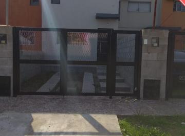 Casa de 3 ambientes, Berazategui · Vende Duplex 3 Amb