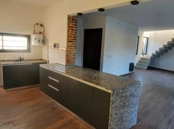 Casa de 4 ambientes, Córdoba · Vendo Casa + Duplex en Bº La Carolina - 2 Propiedades Al Precio de 1 - Apto Cred