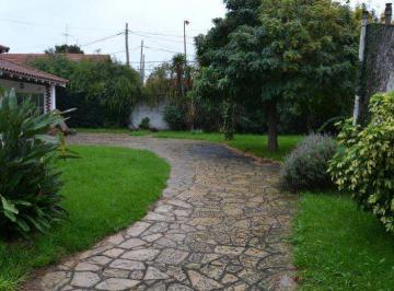 Casa · 300m² · 4 Ambientes · 3 Cocheras · Chalet en Venta en Ramos Mejia Sur