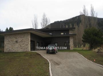 Casa · 270m² · 4 Ambientes · 1 Cochera · Casa Sobre El Golf