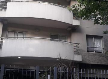FRENTE · Departamento en Venta 3 Ambientes en Adrogue con Cochera