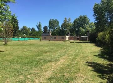 Quinta vacacional de 4 ambientes, Moreno · Quinta con Parque de 2700 m Casa en Loza Se 400 m Parque Gorriti