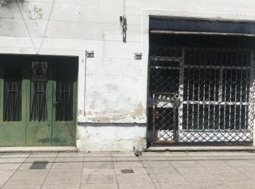 Casa de 4 ambientes, Liniers · Casa en Venta en Liniers con Local en Importante Lote Propio de 8,66 X 24,80