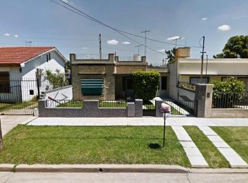 Casa · 85m² · 3 Ambientes · 2 Cocheras · Casa en Venta: Ituzaingo Norte: 3 Ambientes