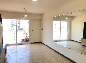 Departamento · 80m² · 4 Ambientes · 1 Cochera · Departamento en Excelente Ubicacion 3 Ambientes con Cochera!