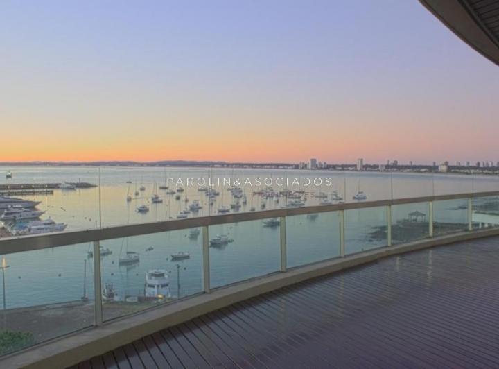 Departamento · 330m² · 5 Ambientes · 1 Cochera