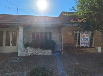 Casa de 3 ambientes, La Matanza · Casa 3 Amb. Amplios C/ Patio