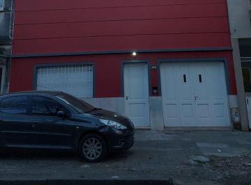Casa · 100m² · 2 Dormitorios · 1 Cochera · Casa - La Plata