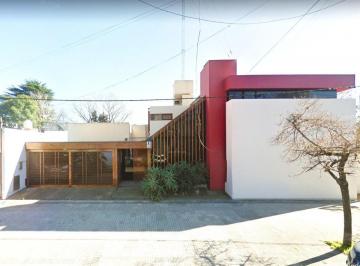 Casa · 5 Ambientes · Casa - La Plata