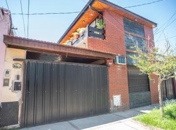 PH de 4 ambientes, Quilmes · PH de 4 Ambientes con Cochera. Bernal.