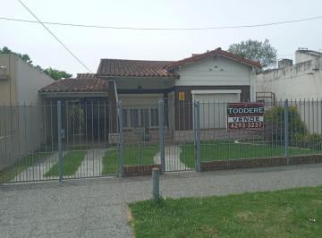 Casa de 4 ambientes, Almirante Brown · Nuevas Condiciones! Propiedad con Dos Viviendas Sobre Gran Lote en Adrogue