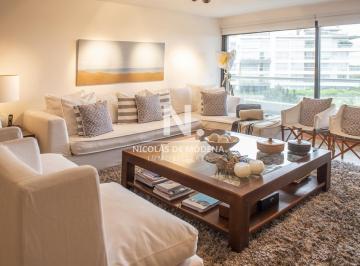 Foto1 · Hermoso Departamento en Venta Frente a Playa Brava, 3 Dorm + Dep. Marigot Brava