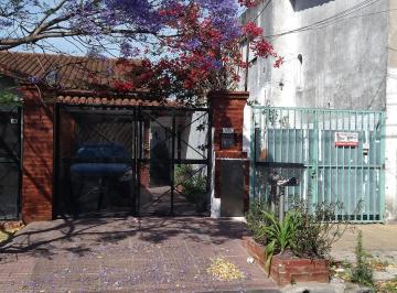 Frente · Departamento Seis Ambientes Al Fondo