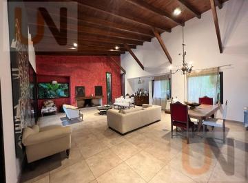 Casa · 420m² · 7 Ambientes · 2 Cocheras · Casa - Yerba Buena